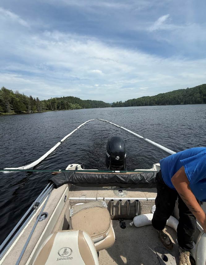 Photo qui représente un bateau sur l'eau